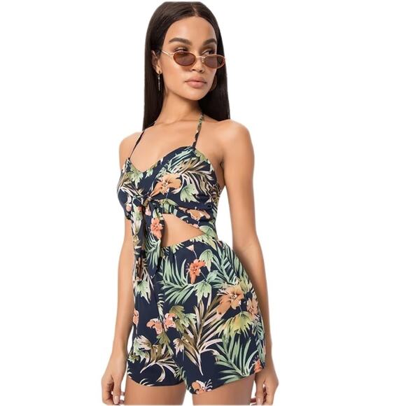 Superdown myra front tie floral romper Size Medium - Picture 2 of 9